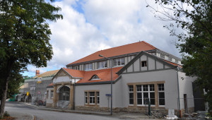 Ansicht des Hotel "Alekto" bei Tag