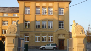 Ansicht des Hotel "Alekto" bei Tag