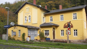 Ansicht des Hotel "Alekto" bei Tag